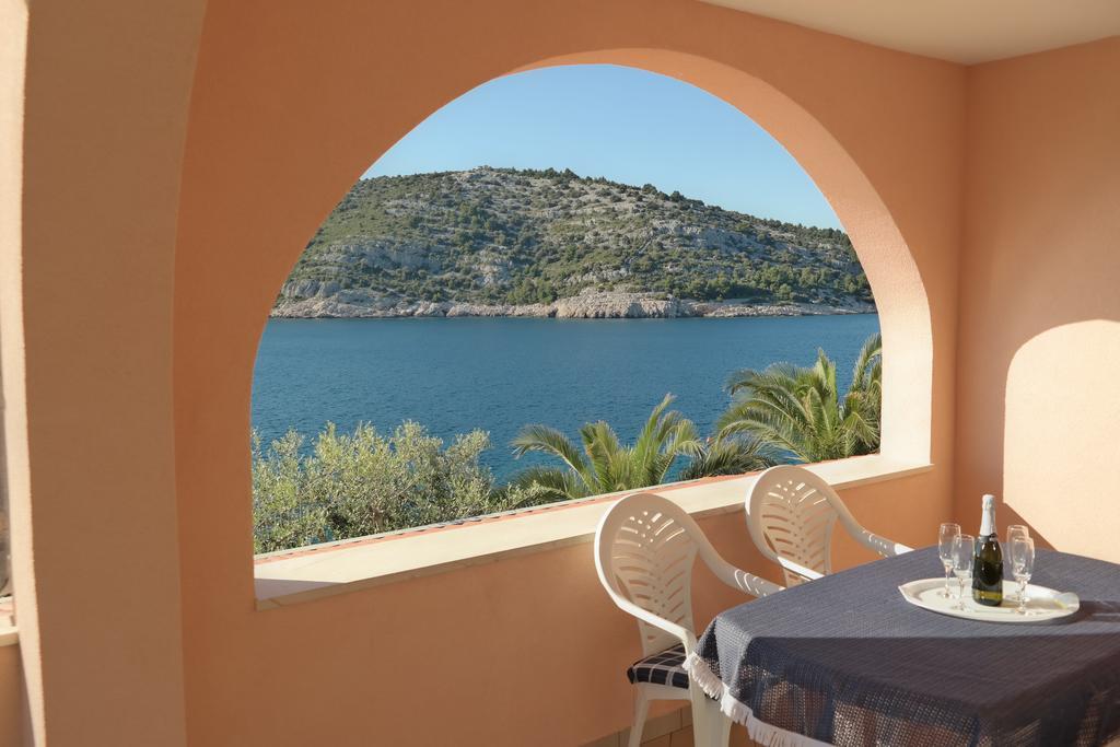 Direkt Am Meer-Apartments Puntaplanka Rogoznica  Extérieur photo