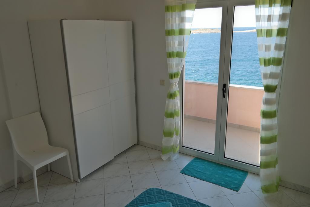 Direkt Am Meer-Apartments Puntaplanka Rogoznica  Extérieur photo
