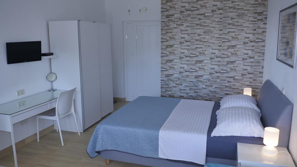Direkt Am Meer-Apartments Puntaplanka Rogoznica  Extérieur photo